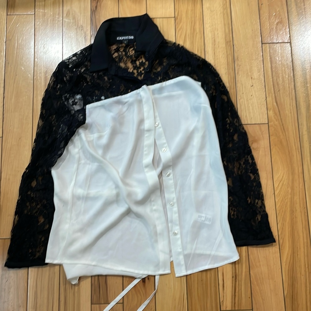 Express size XS lace top